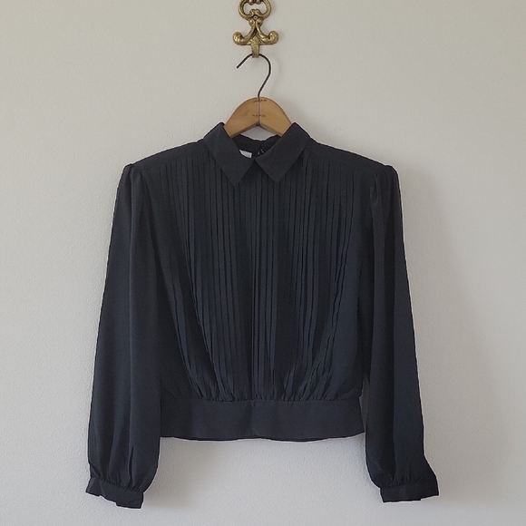 Vintage Black Pleated Front Cropped Blouse Size 6P - Picture 1 of 8
